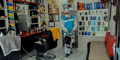 GÜMÜŞHANE'DEKİ BERBER VE KUAFÖRLER DEZENFEKTE EDİLDİ.