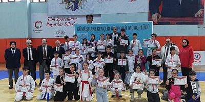 Gümüşhane'deki Karate Müsabakasından Kelkit'e 28 Madalya