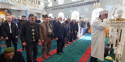 Gümüşhane’deki tüm camilerde gıyabi cenaze namazı kılındı