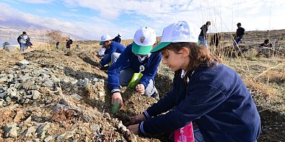 Gümüşhane’deki tüm okullarda “yeşil bayrak” uygulaması hayata geçirilecek