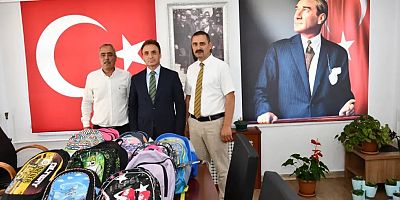 Gümüşhane Erzurumlular Derneği’nden Anlamlı Kırtasiye Bağışı
