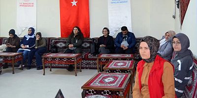 Gümüşhane Gençlik Merkezi’nde “Bir Kadın Dünyayı Değiştirebilir” söyleşisi gerçekleştirildi