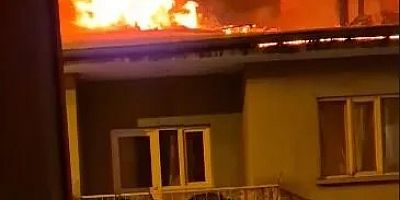 Gümüşhane Kelkit’te yangın: Çatı katı alevlere teslim oldu