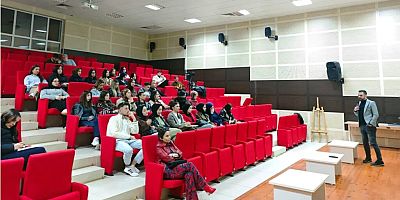 Gümüşhane Üniversitesi’nde ‘Bilim Kafe’ Etkinliği: Dilin Toplumsal Gerçekliği Ele Alındı