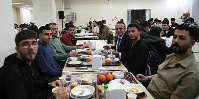 Gümüşhane Üniversitesi’nde Geleneksel İftar Sofrası: Rektör Yıldız Gençlerle Buluştu