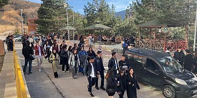 Gümüşhane Üniversitesi’nden sessiz yürüyüşle protesto