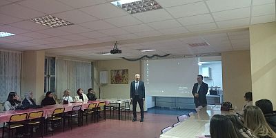 GÜMÜŞHANE ÜNİVERSİTESİ ÖĞRENCİLERİ, 3 ARALIK DÜNYA ENGELLİLER GÜNÜ’NDE DERSİ SAHADA İŞLEDİ