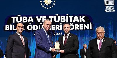 Gümüşhaneli Akademisyen Prof. Dr. Faruk Özel’e TÜBA Büyük Ödülü