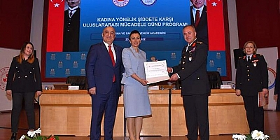  Gümüşhaneli hemşehrimiz Doç.Dr. Ebru Demircioğlu, kadınların sadece çocuk doğurmadığını bir toplumu doğurduğunu belirterek, “Her kadın ve erkek bir başka kadının sanat eseridir. 