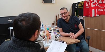 Hastaneden randevu alamayınca doktora taşlama şiir yazdı