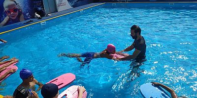 “Haydi GÜMÜŞHANE Yüzme Bilmeyen Kalmasın! ”