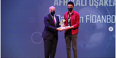 İLETİŞİM FAKÜLTESİNE ÜÇÜNCÜLÜK ÖDÜLÜ 