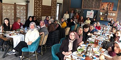 İYİ Partili Kadınlar Depremzede Kadınlarla Kahvaltıda Buluştu