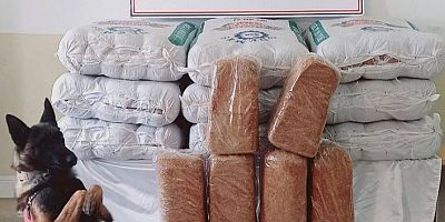 Jandarma 370 kilo kaçak tütün ele geçirdi