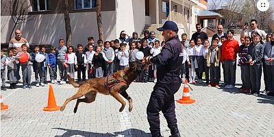 JANDARMA EKİPLERİNDEN SADAK OKULLARINA ANLAMLI ZİYARET