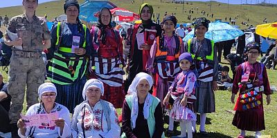 Jandarma KADES uygulaması hakkında bilgilendiriliyor