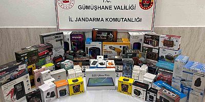 Jandarmadan yol kontrolünde 500 bin TL değerinde kaçak elektronik ürün ele geçirildi