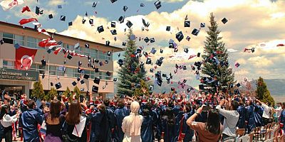 Kelkit Aydın Doğan MYO’da mezuniyet şöleni