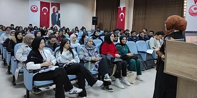 Kelkit’te Üniversitelilere hayat dersleri: Evlilik ve bağımlılık masaya yatırıldı