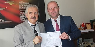 Kenan Çaklı Mazbatasını Aldı.