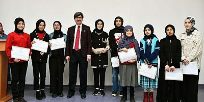 Kızlar Genç Nida Kur’an-ı Kerim’i Güzel Okuma ve Hafızlık yarışması yapıldı