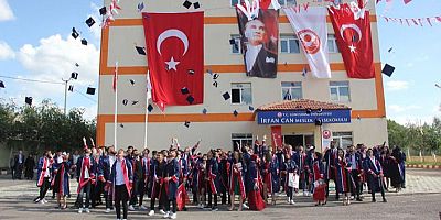 Köse’de mezuniyet coşkusu