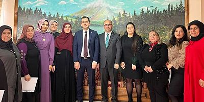 KURSİYERLERE BELGELERİ VERİLDİ.