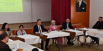 MATEMATİK ÖĞRETMENLERİYLE TÜRKİYE YÜZYILI MAARİF MODELİ İZLEME VE DEĞERLENDİRME TOPLANTISI GERÇEKLEŞTİRİLDİ