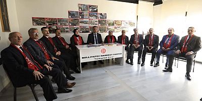 MHP Adayları omuz omuza