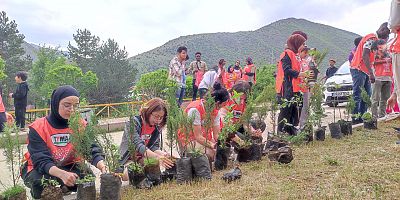 Öğrencilerden Yeşil Kampüs Çalışması