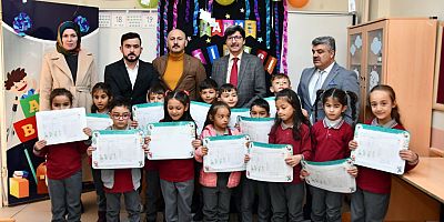 Öğrencilerin Karne Coşkusu