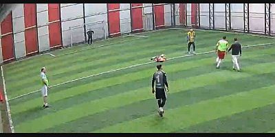 Ölüm halı sahada yakaladı, o anlar kameralar tarafından kaydedildi