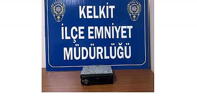 Oto teyp hırsızları yakalandı