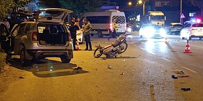Otomobille kafa kafaya çarpışan motosiklet sürücüsü hayatını kaybetti