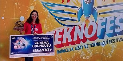 Özdamar ödülünü aldı