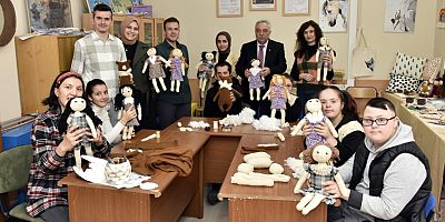 Özel Çocuklar Depremzede Çocuklar İçin Bez Bebek Yapıyor