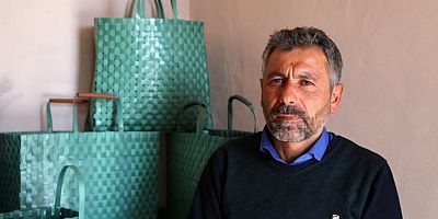 Plastik Bağları Çöpe Atmayıp Pazar Çantasına Dönüştürdü