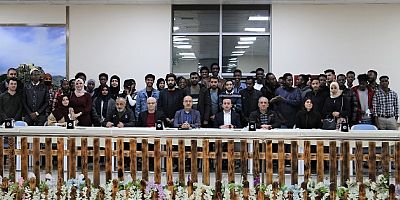 Rektör İftarda Uluslararası Öğrencilerle Bir Araya Geldi