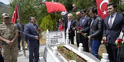 Şehit öğretmen Necmettin Yılmaz şehadetinin 9. yılında kabri başında anıldı