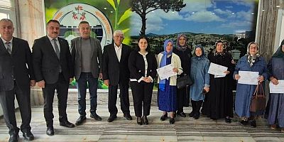 Şiran’da Okuma-Yazma Kursu Katılımcılarına Belgeleri Takdim Edildi