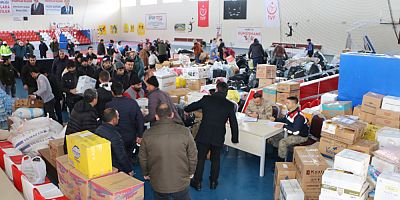 Şiran’da vatandaşlar, depremzedeler için seferber oldu