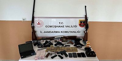 Şiranda Silah ticareti yapan şahsın evinden cephanelik çıktı
