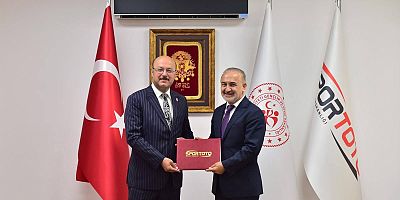 Söğütlü Beldesine İçin Halı Saha İmzalar Atıldı