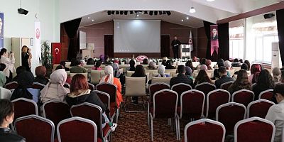  Sosyal hizmet ve Danışmanlık Konularında Bilgilendirdiler