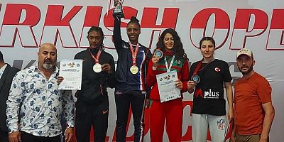 Sporcularımız Kickboks’ta dünya 2 ve 3 üncüsü Oldu