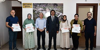 STEM Okulu Etiketi Alan Öğretmenlere Plaket Takdim Edildi