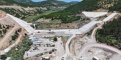 SÜTVEREN VE TERSUN BARAJLARI  SÖĞÜTLÜ BARAJI SULAMA İNŞAATI DEVAM EDİYOR.
