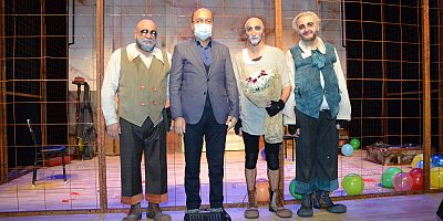 Tiyatro Gösterisi Büyük İlgi Gördü