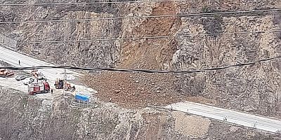 Torul–Tirebolu Karayolu Heyelan Nedeniyle Yeniden Ulaşıma Kapandı