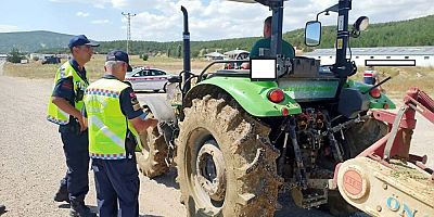 Trafik Jandarması bilgilendirmeye devam ediyor